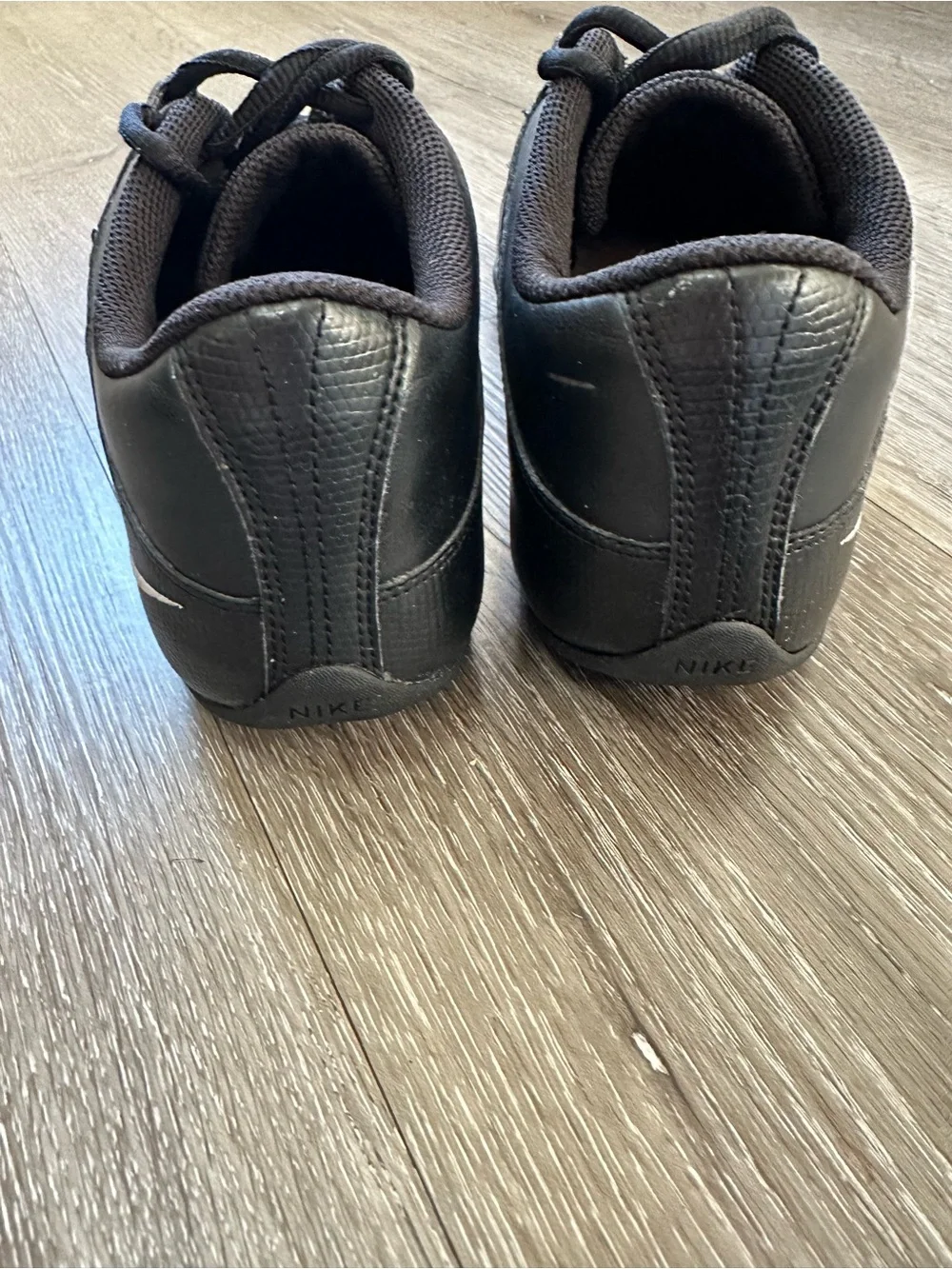Nike women Black Low-Profile Lace-Up Sneakers